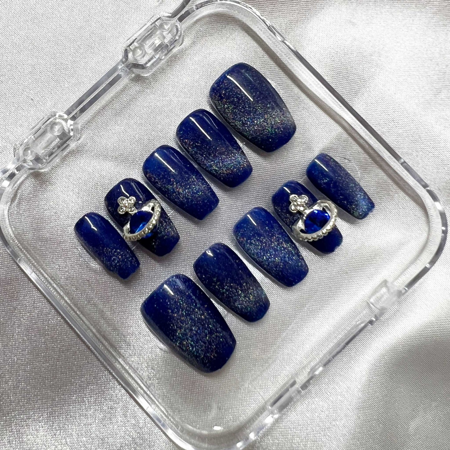 press on nails Constellation