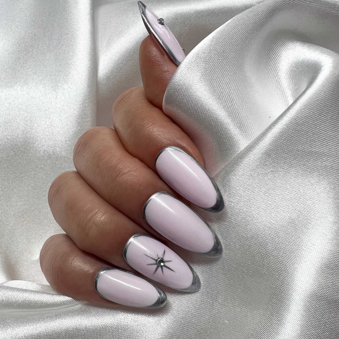 press-on nails faits main