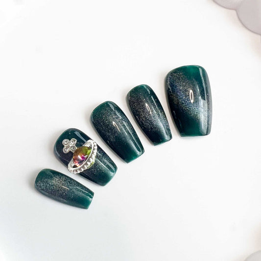 faux ongles faits-main et sur-mesure